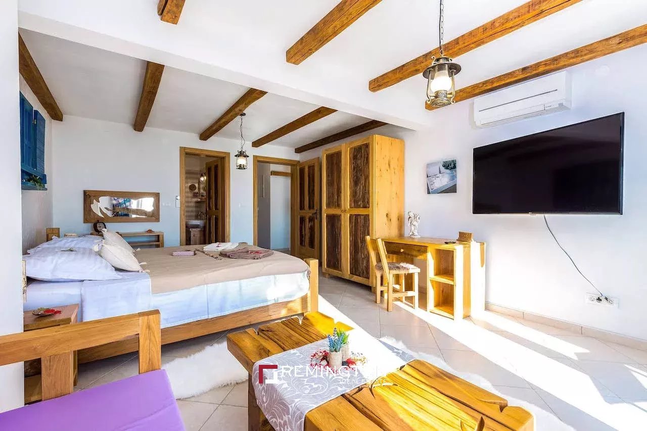 2 Bedroom Villa/Townhouse's Image 8
