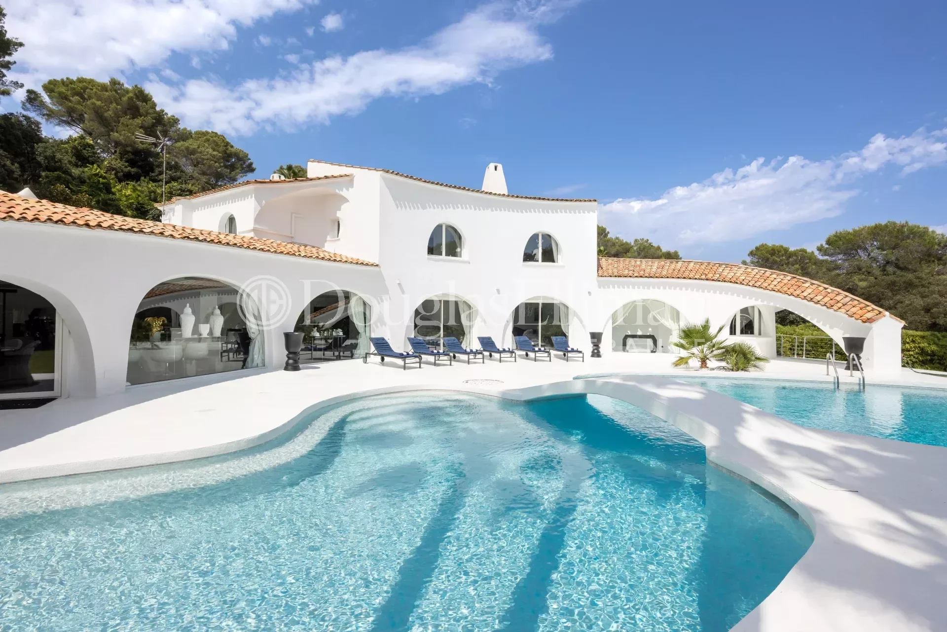 MOUGINS – Villa Jacques Couëlle au Parc de Mougins - Image nᵒ3