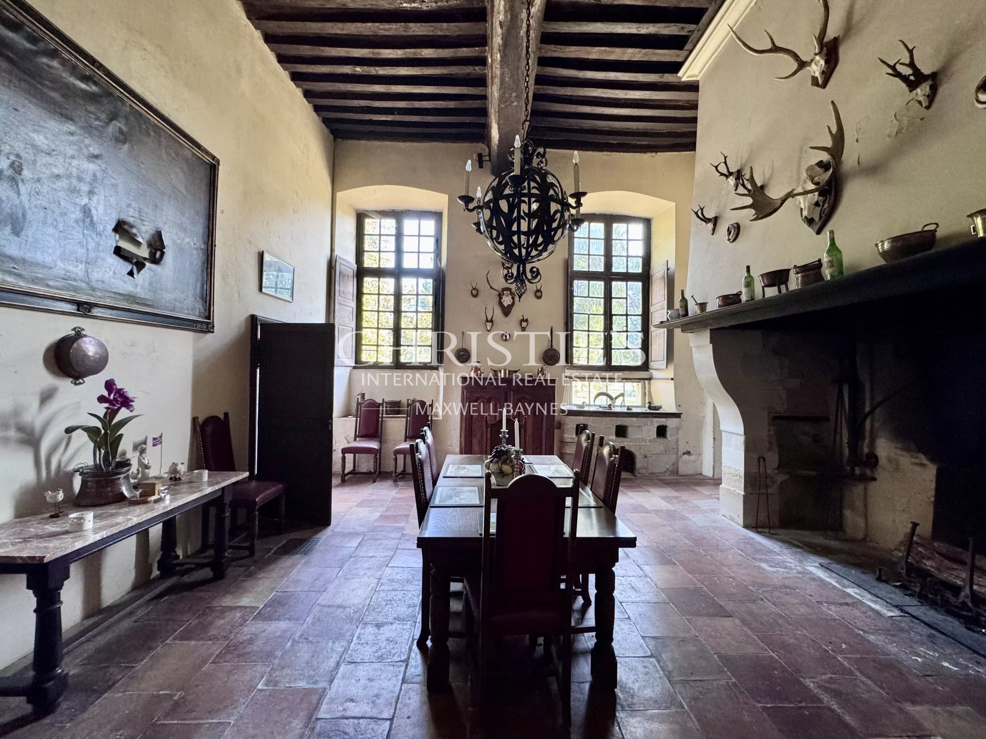 9 Bedroom Chateau's Image 26