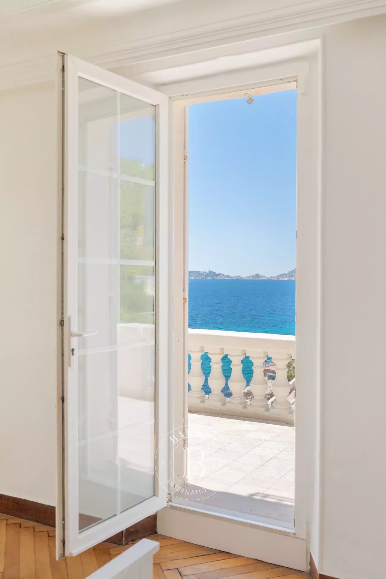 Marseille  - Maison 6 Pi&egrave;ces 4 Chambres - picture 15