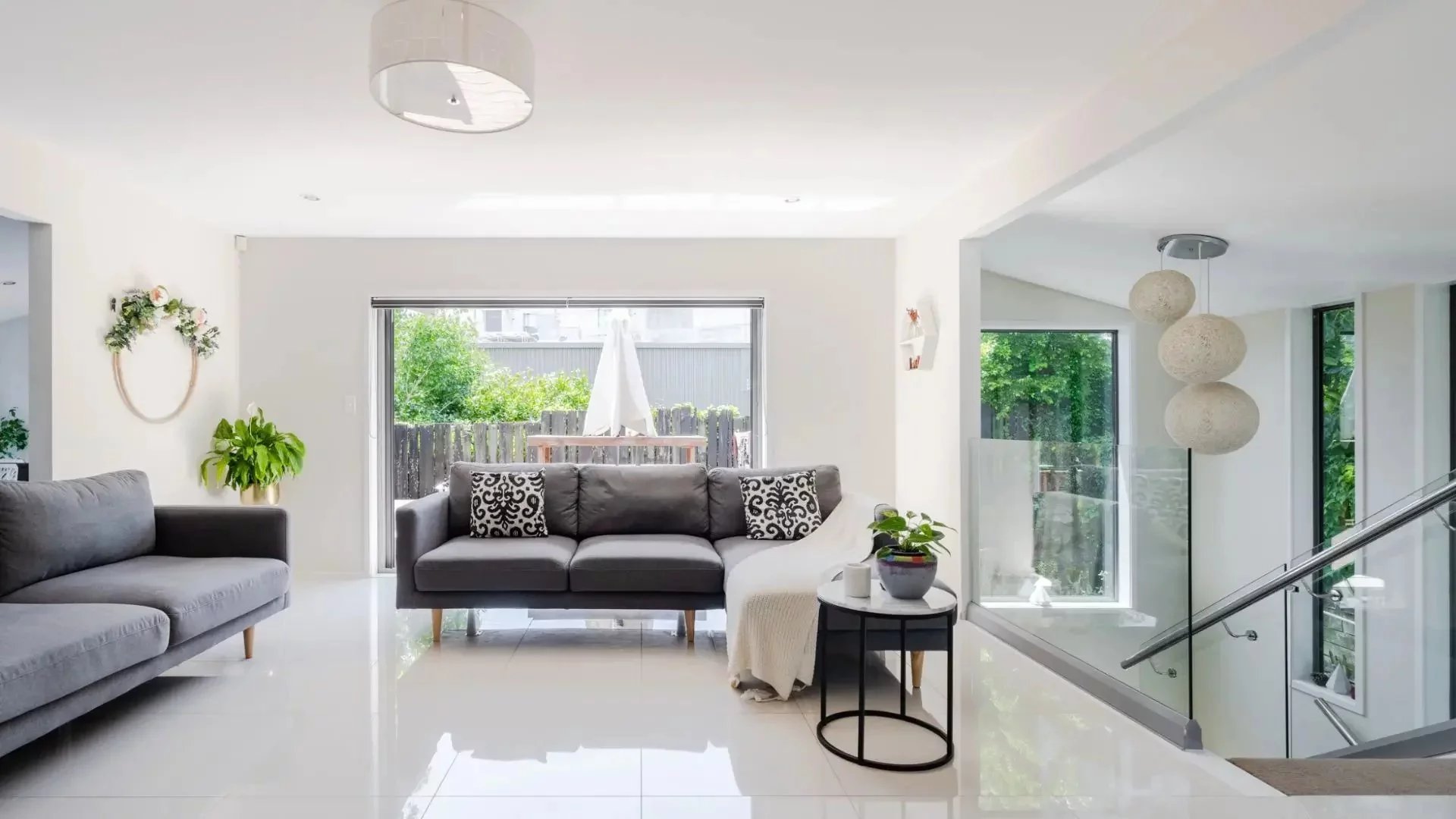 Agence immobilière de EIRES REAL ESTATE SARL