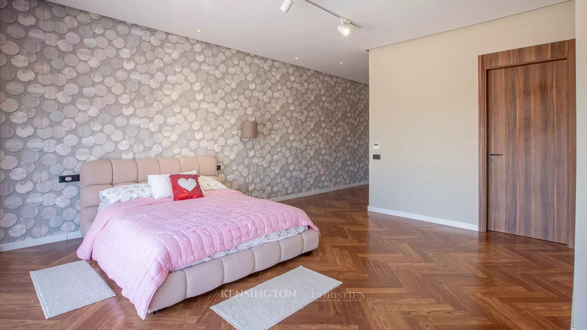 5 Bedroom Villa/Townhouse's Image 23