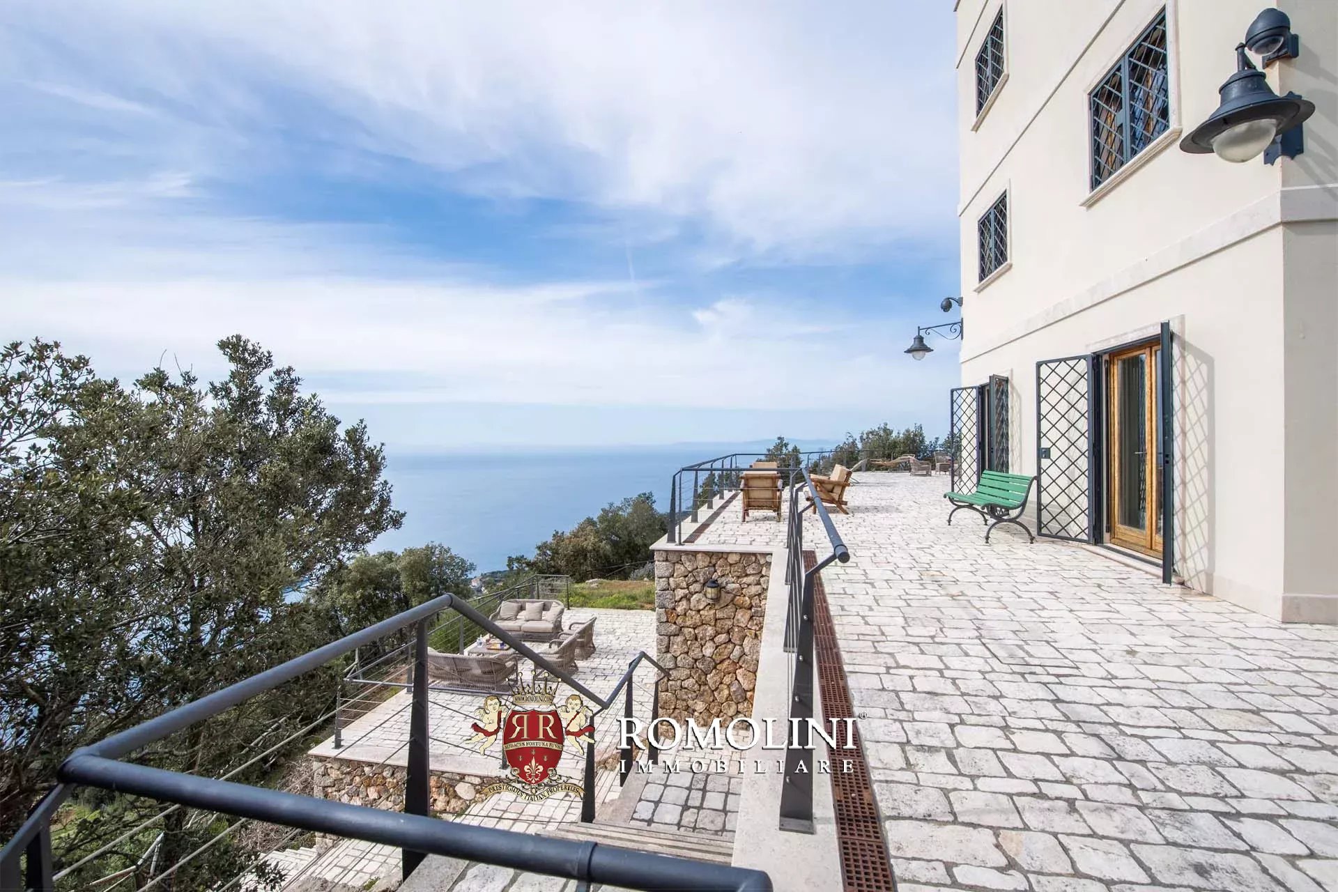5 Bedroom Villa/Townhouse's Image 25