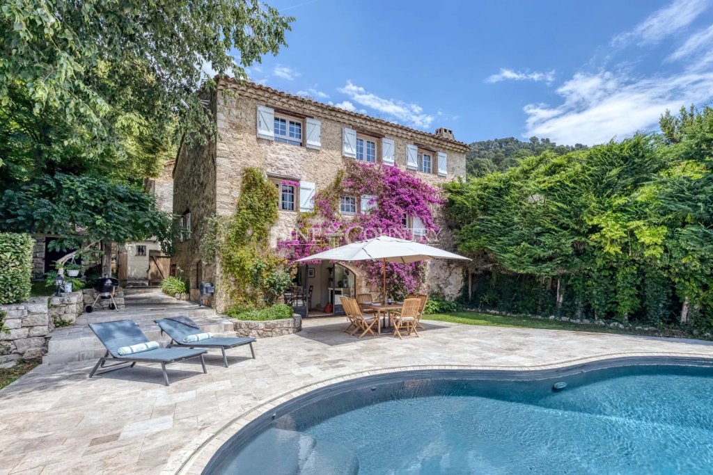 Villa for sale in Cabris — For Sale Stone property in Cabris
