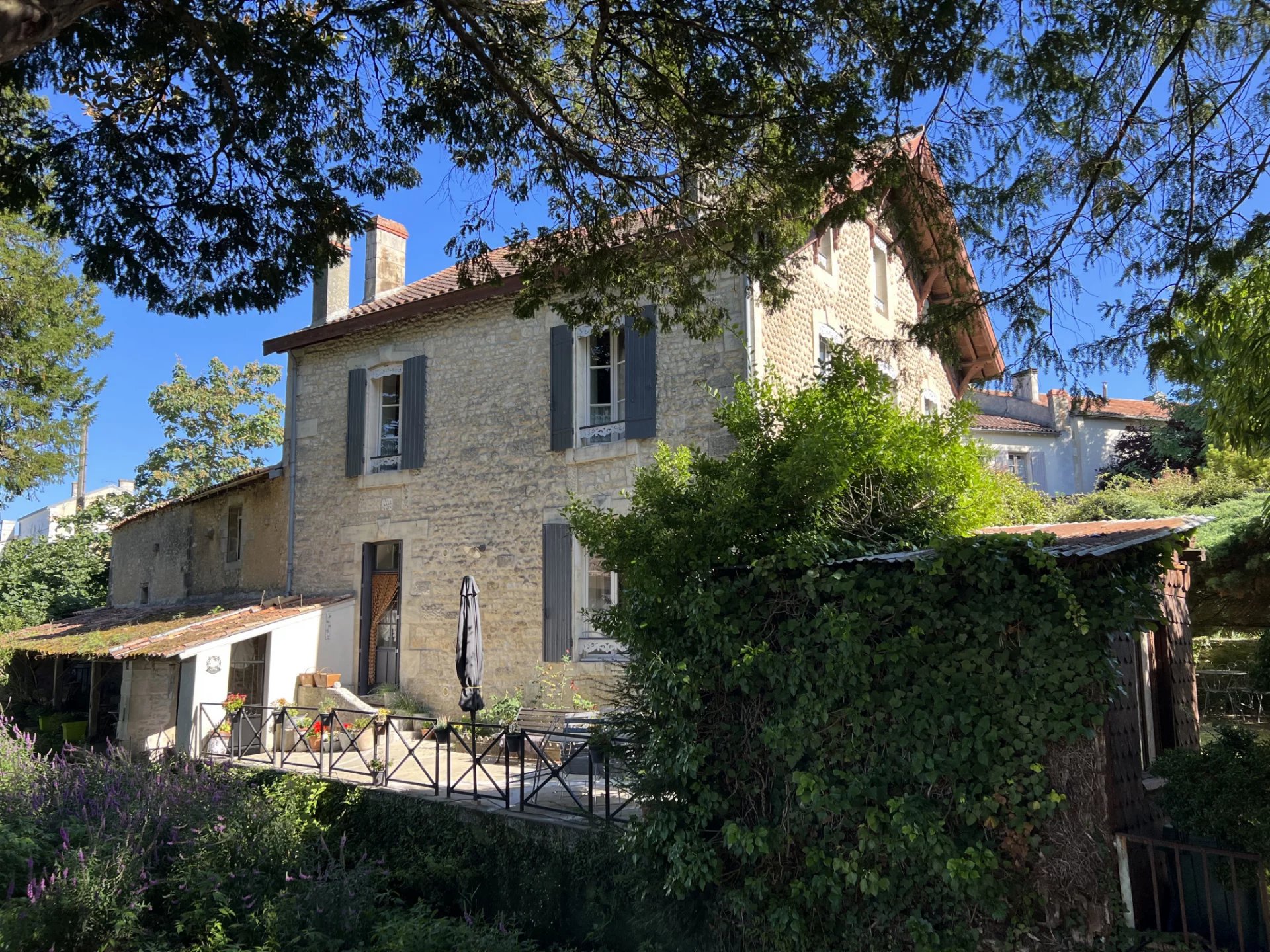 Maison atout charme st jean d'Angély
