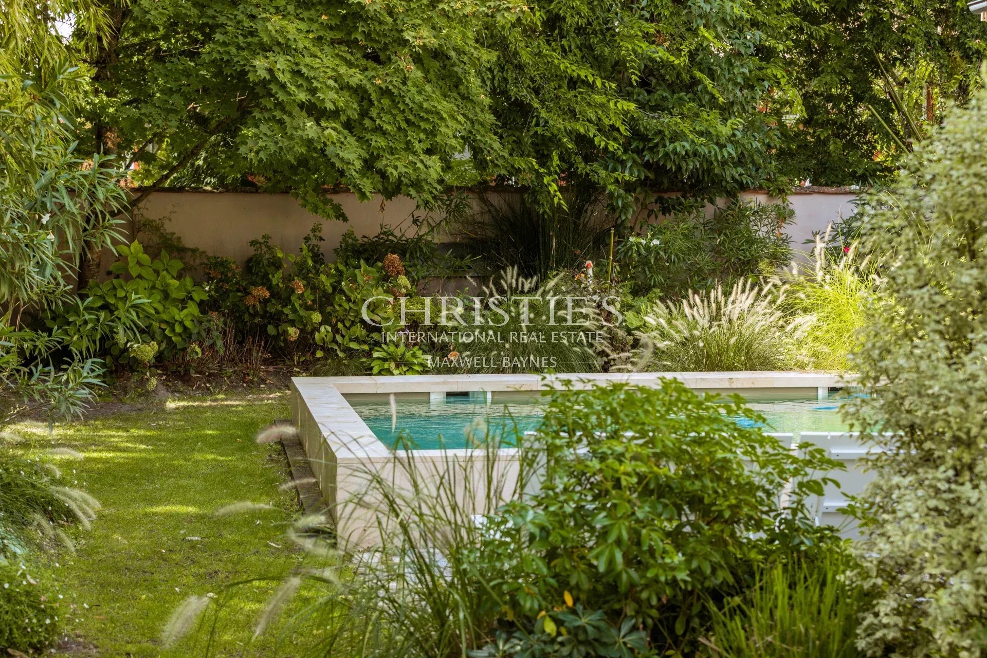 5 Bedroom Villa/Townhouse's Image 7