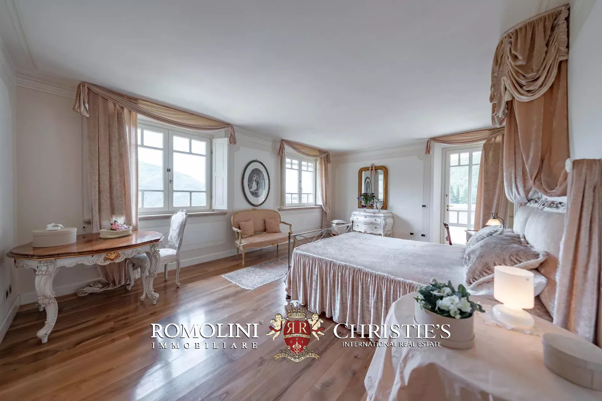 10 Bedroom Villa/Townhouse's Image 35