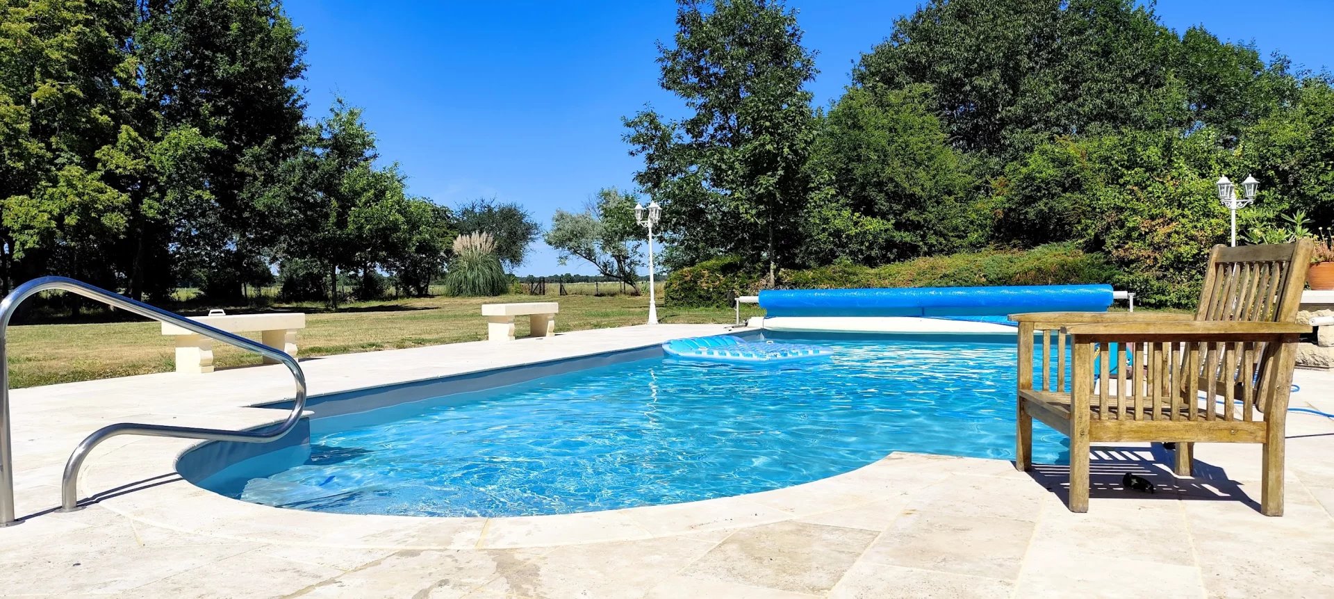 House in La Puye - view 1