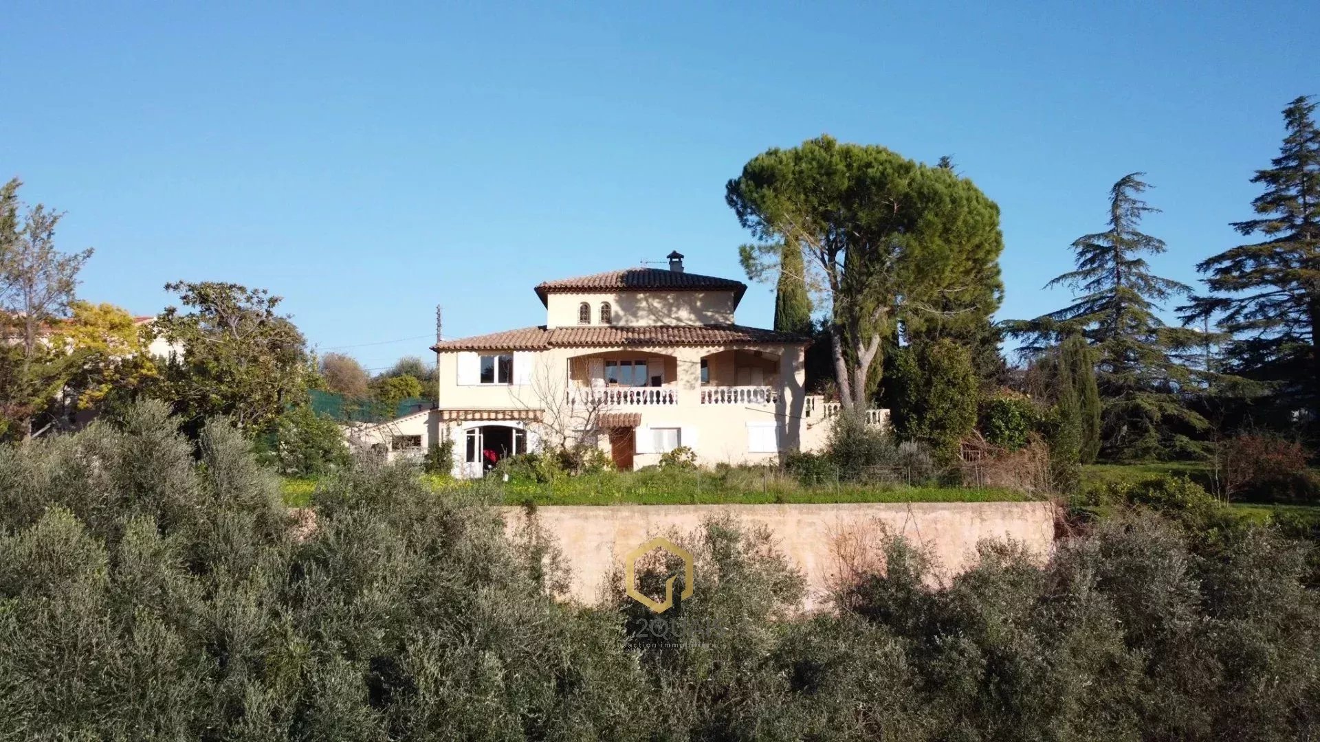 Agence immobilière de 