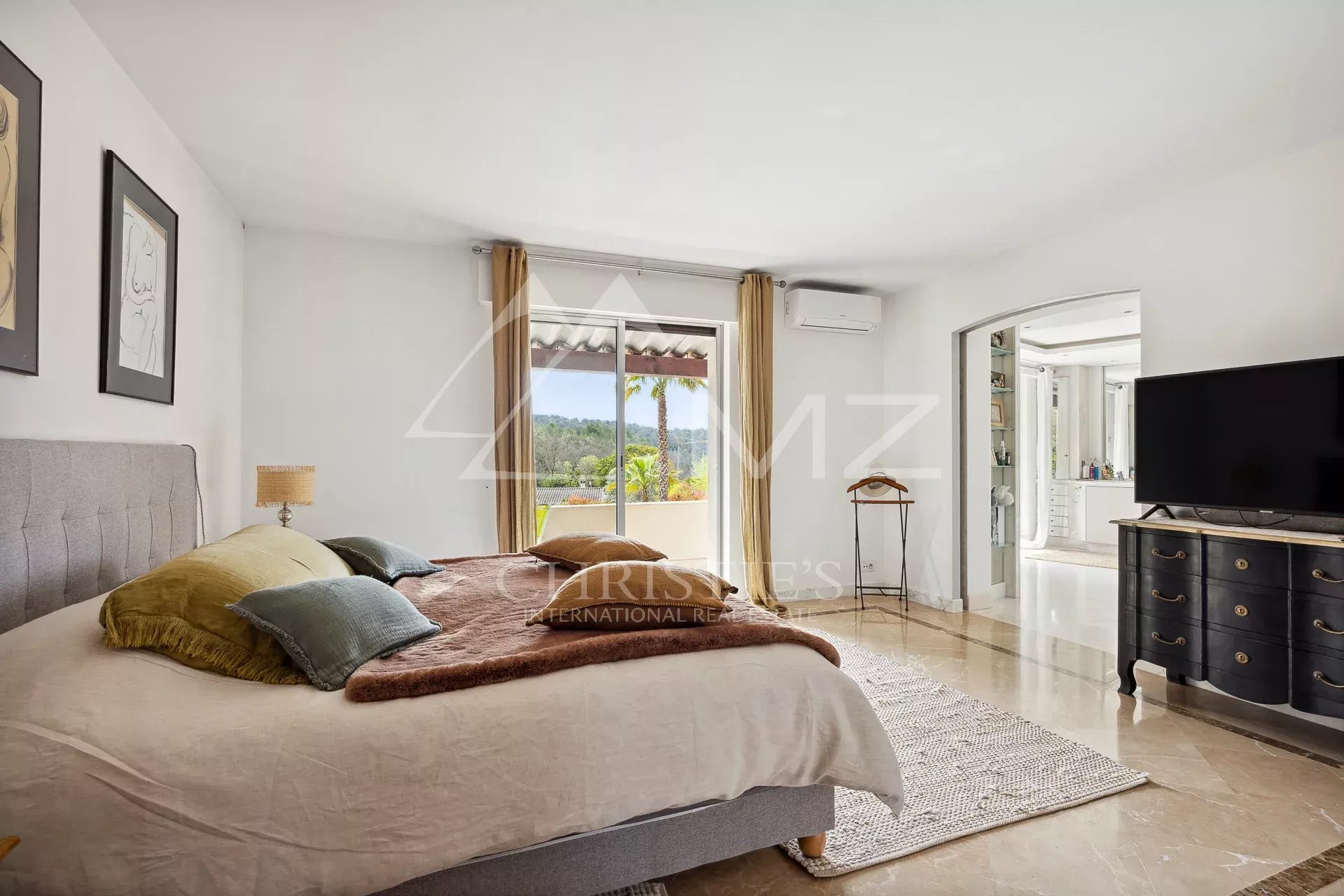 4 Bedroom Villa/Townhouse's Image 4
