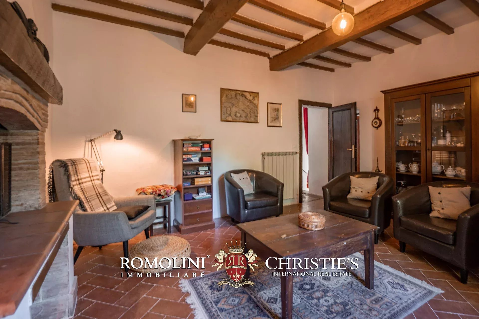 6 Bedroom Villa/Townhouse's Image 36