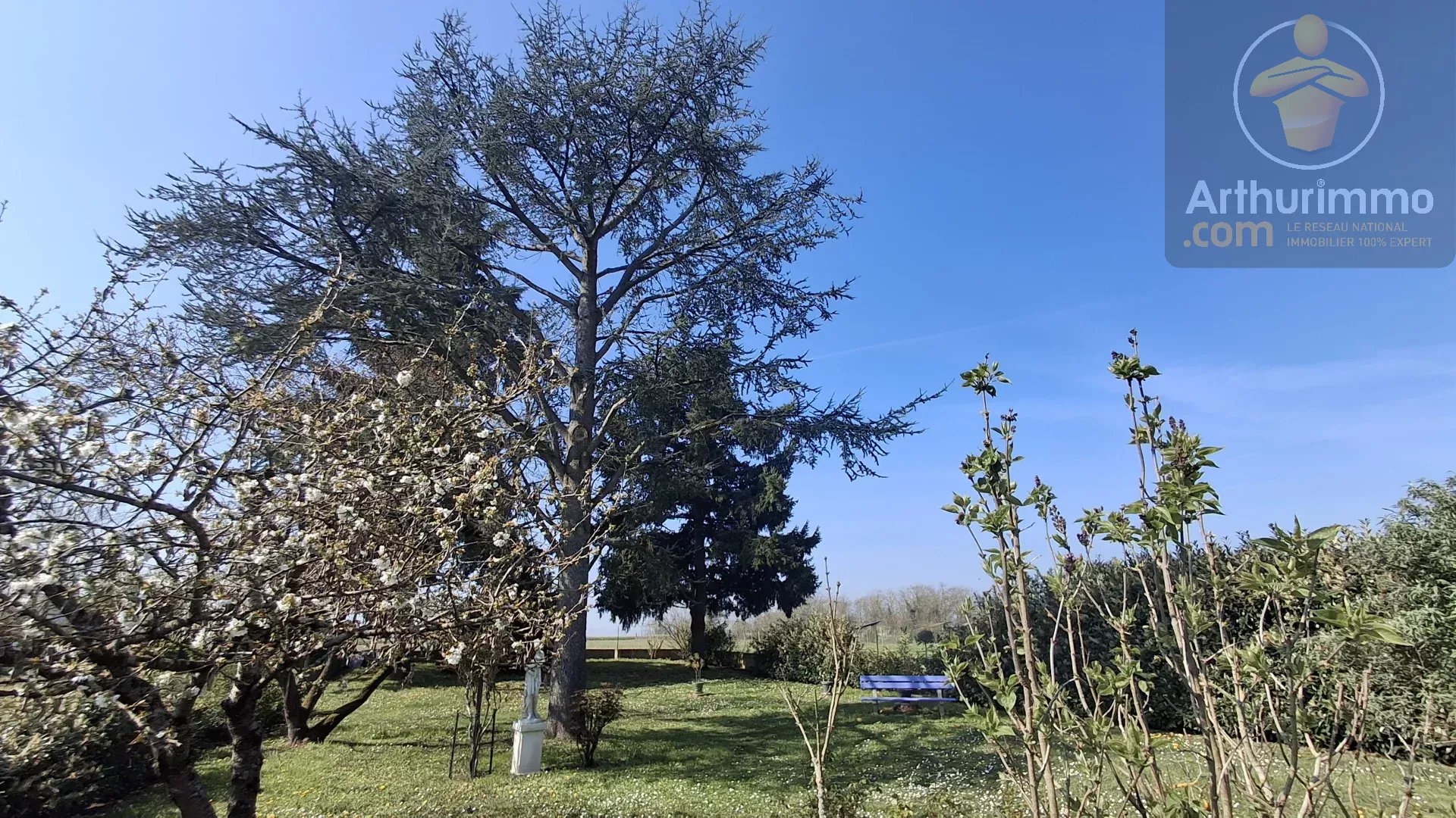Maison familiale avec spa, jardin et dépendances à Avaray — photo 12