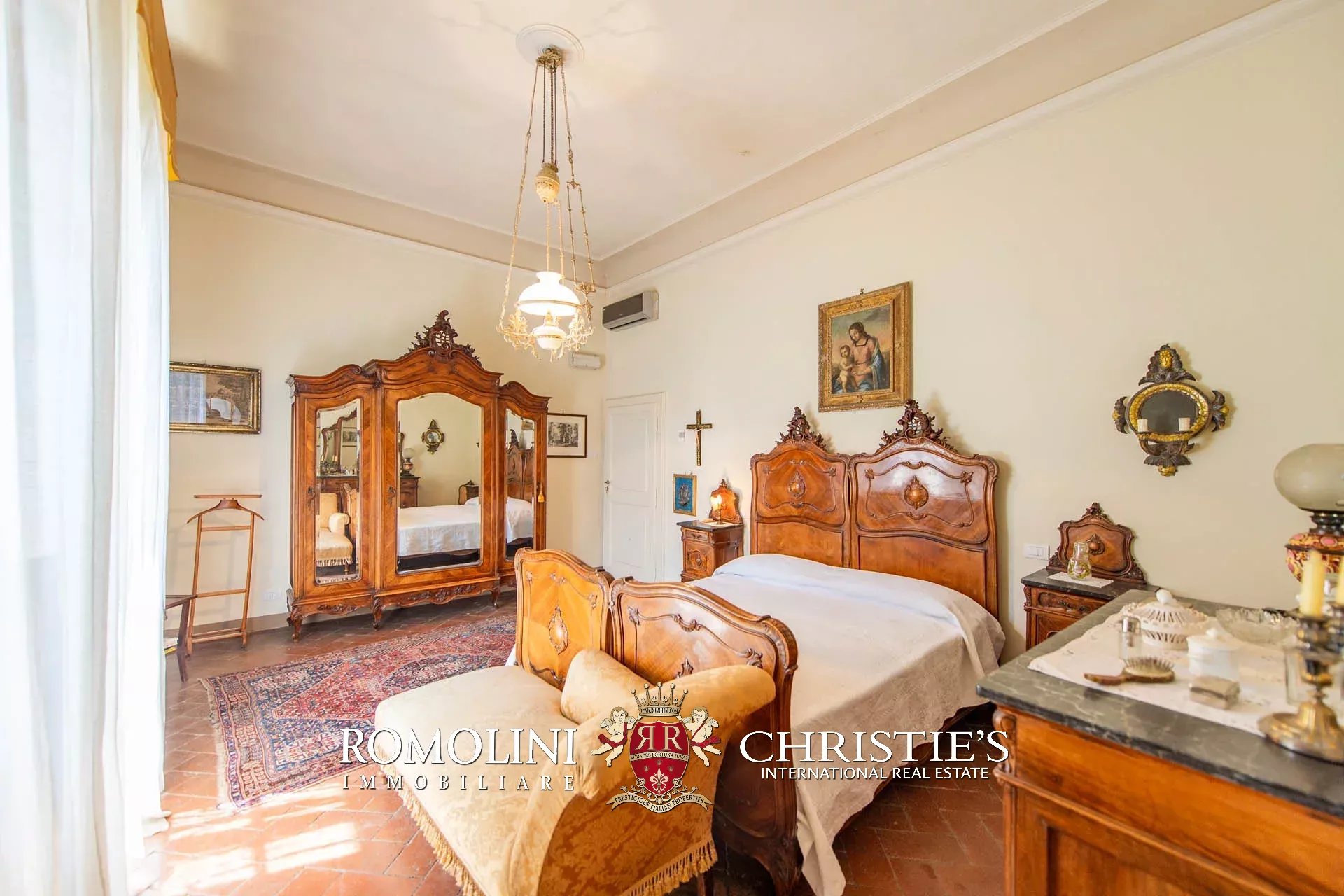 16 Bedroom Vineyard's Image 62