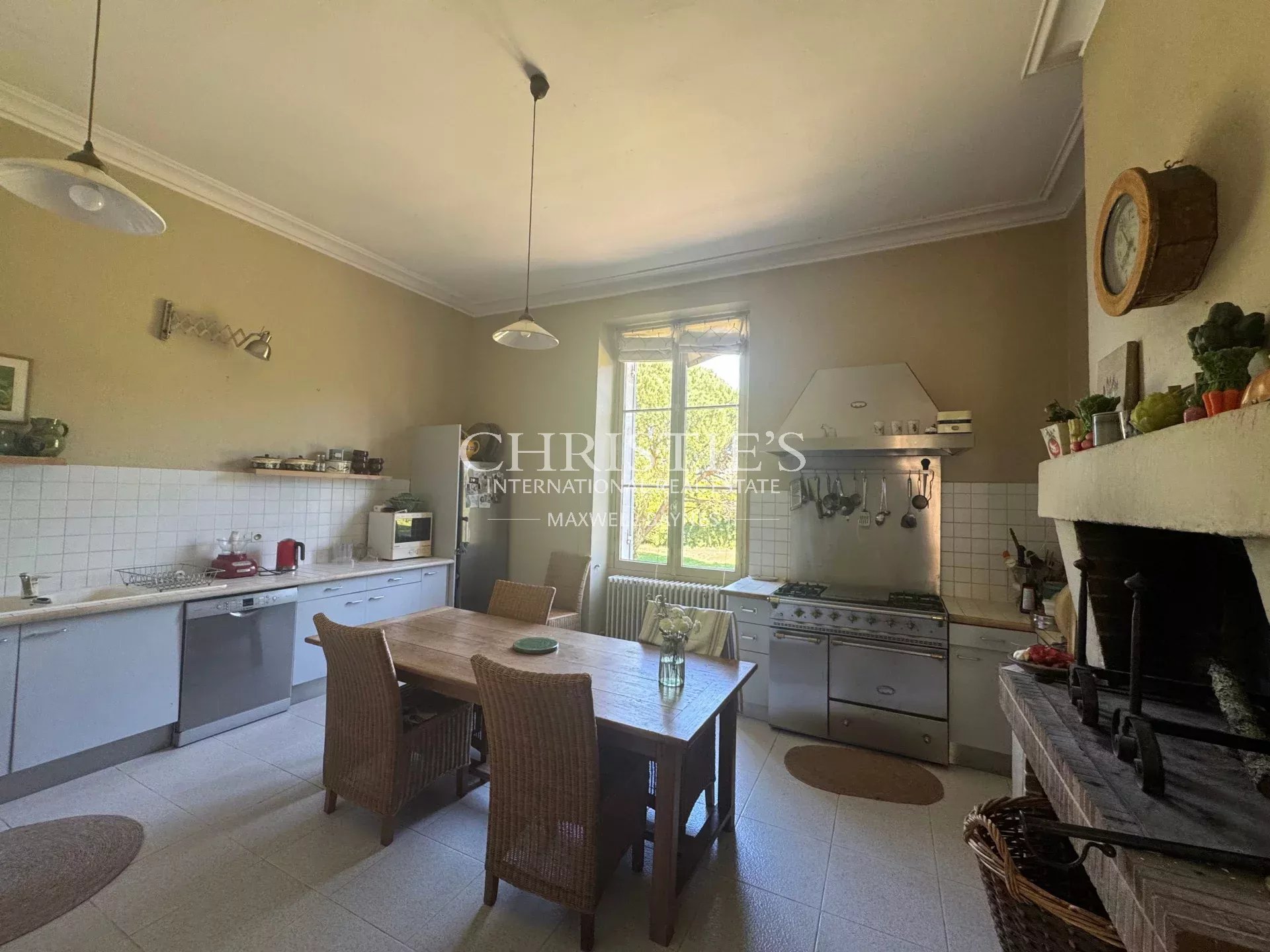 4 Bedroom Villa/Townhouse's Image 8