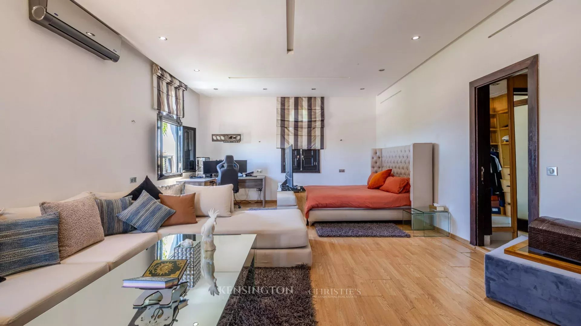 4 Bedroom Villa/Townhouse's Image 53