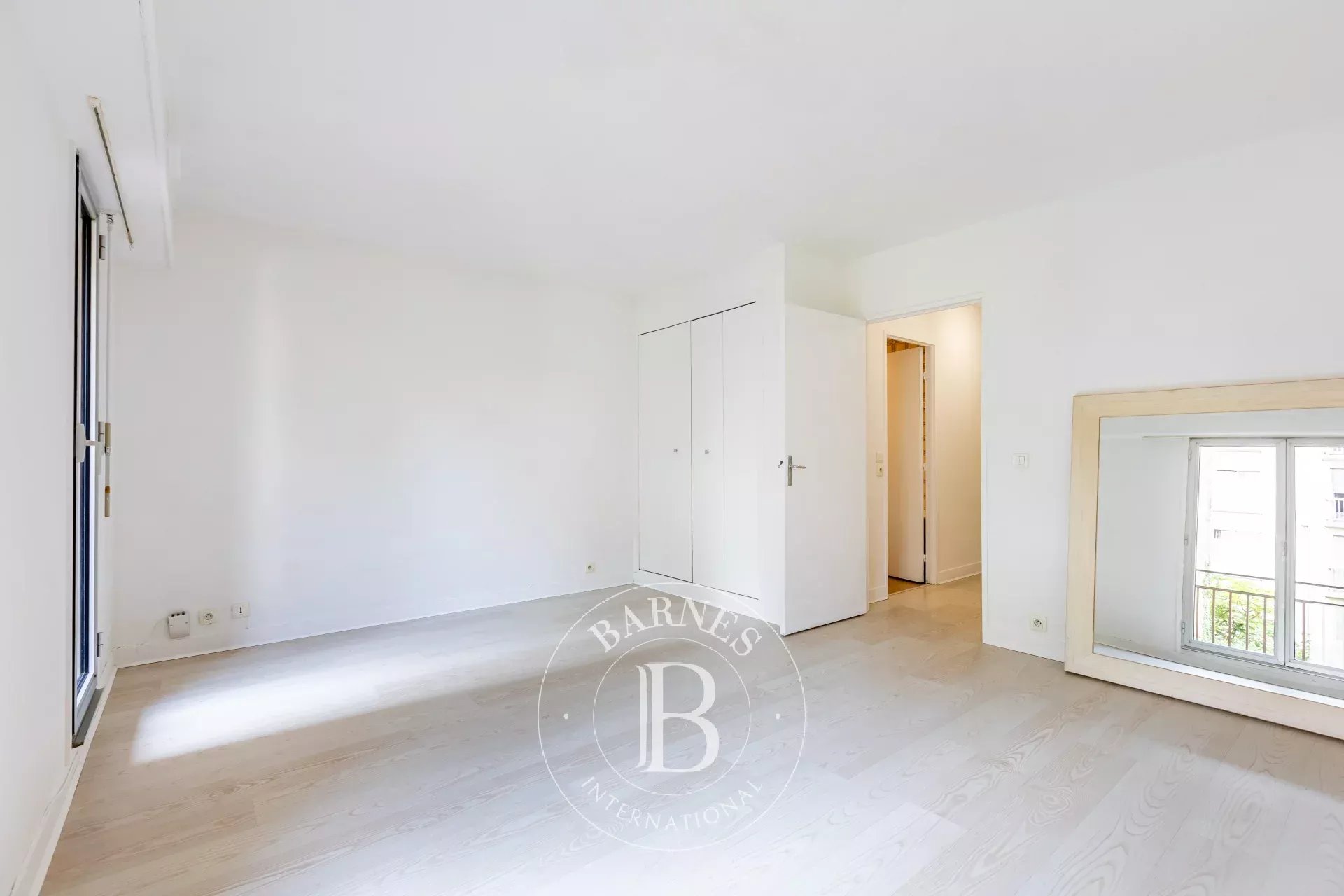 Paris  - Apartment  - picture 4