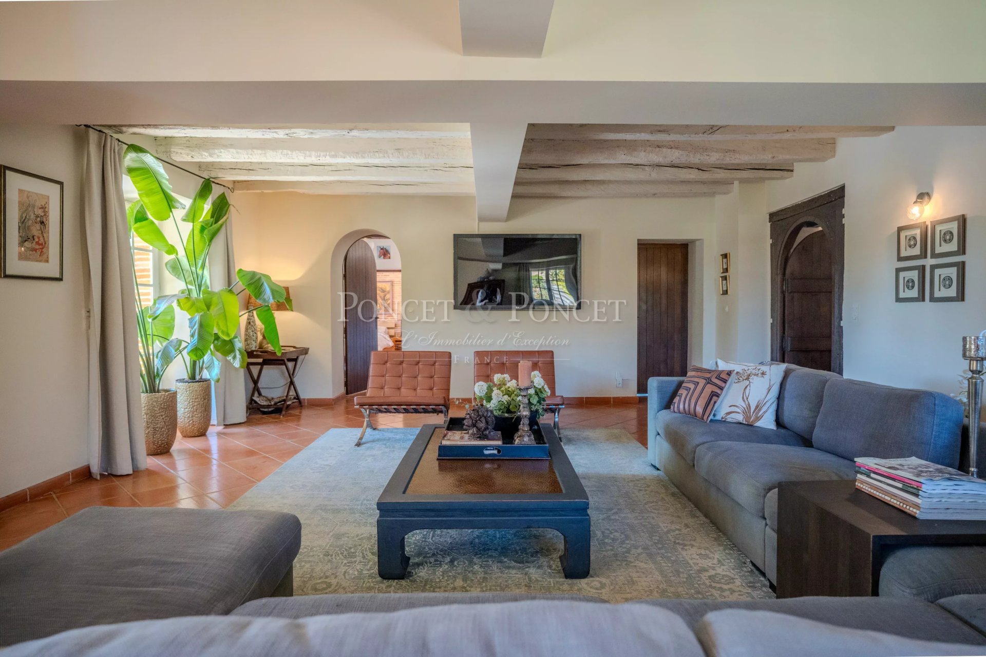 10 Bedroom Chateau's Image 18