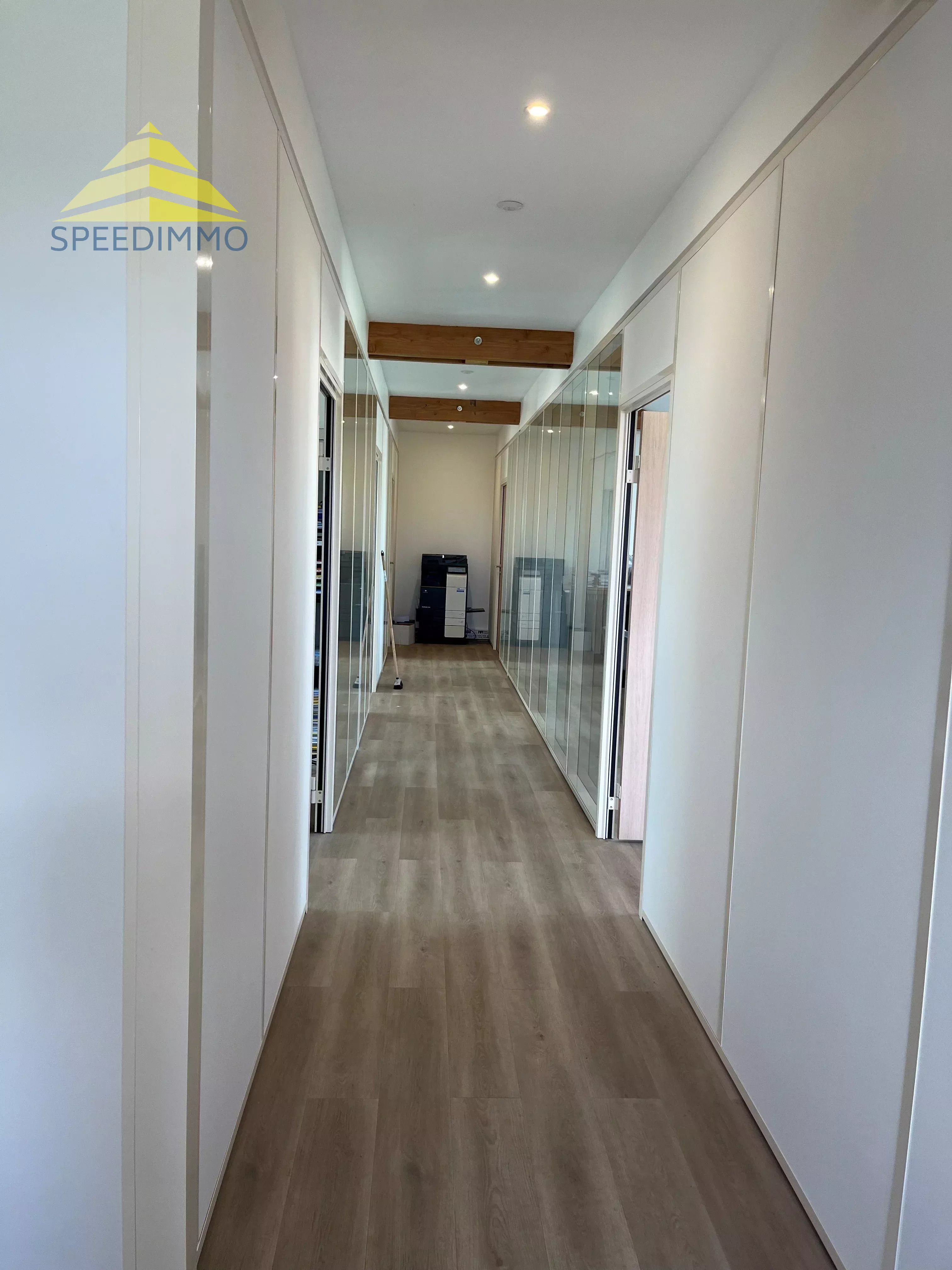 BÂTIMENT INDÉPENDANT RÉCENT (2022)