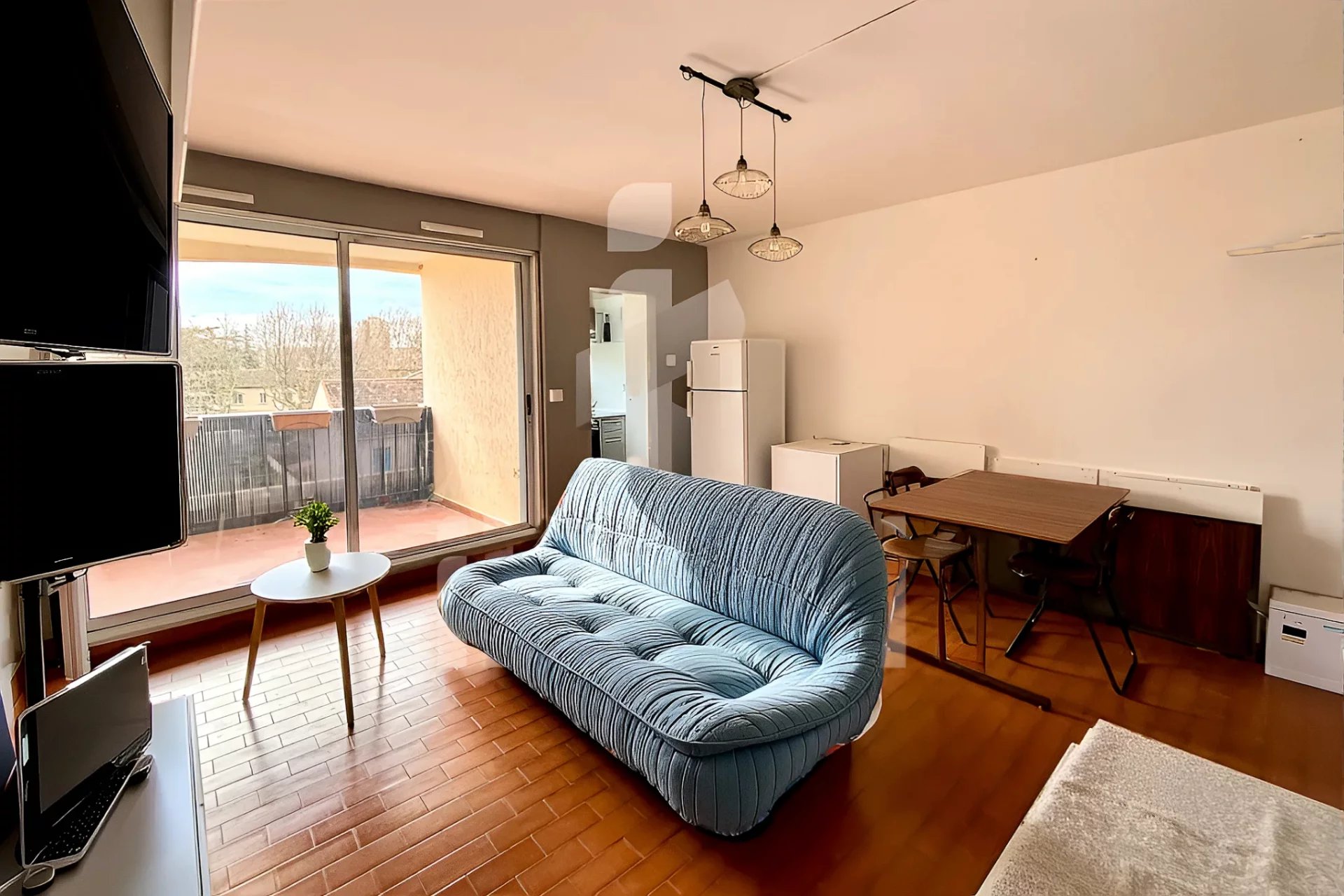 INVESTISSEMENT T2 MEUBLÉ : 42m2 - CENTRE VILLE