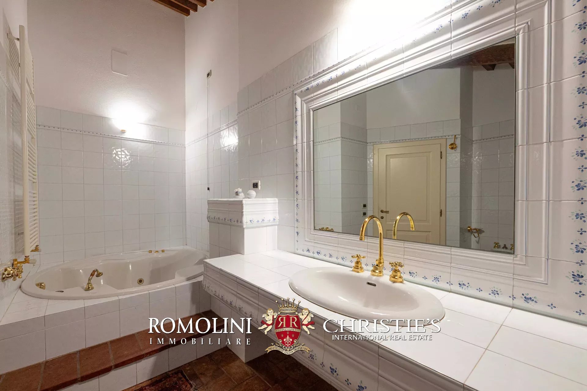 5 Bedroom Villa/Townhouse's Image 30
