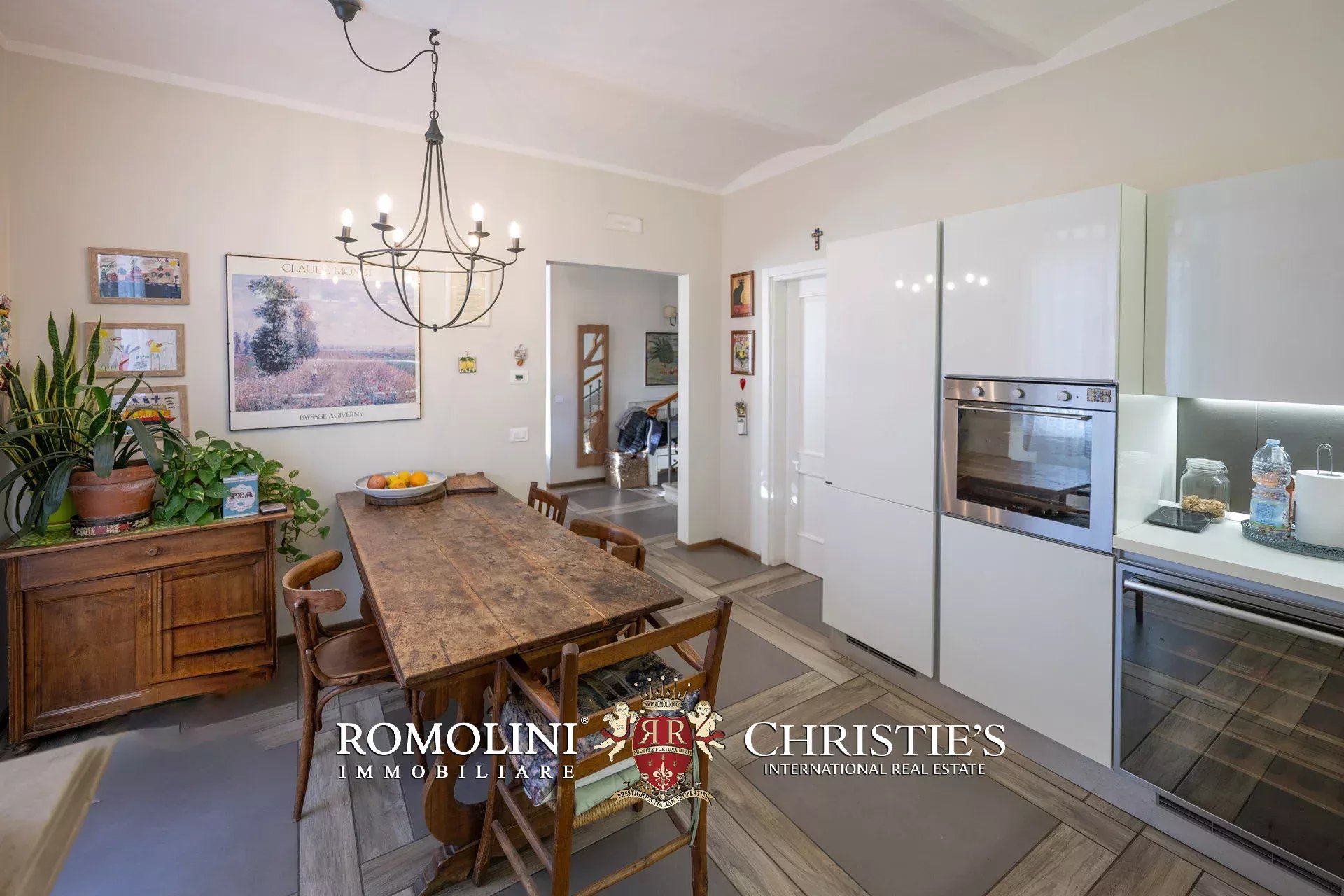 5 Bedroom Villa/Townhouse's Image 17