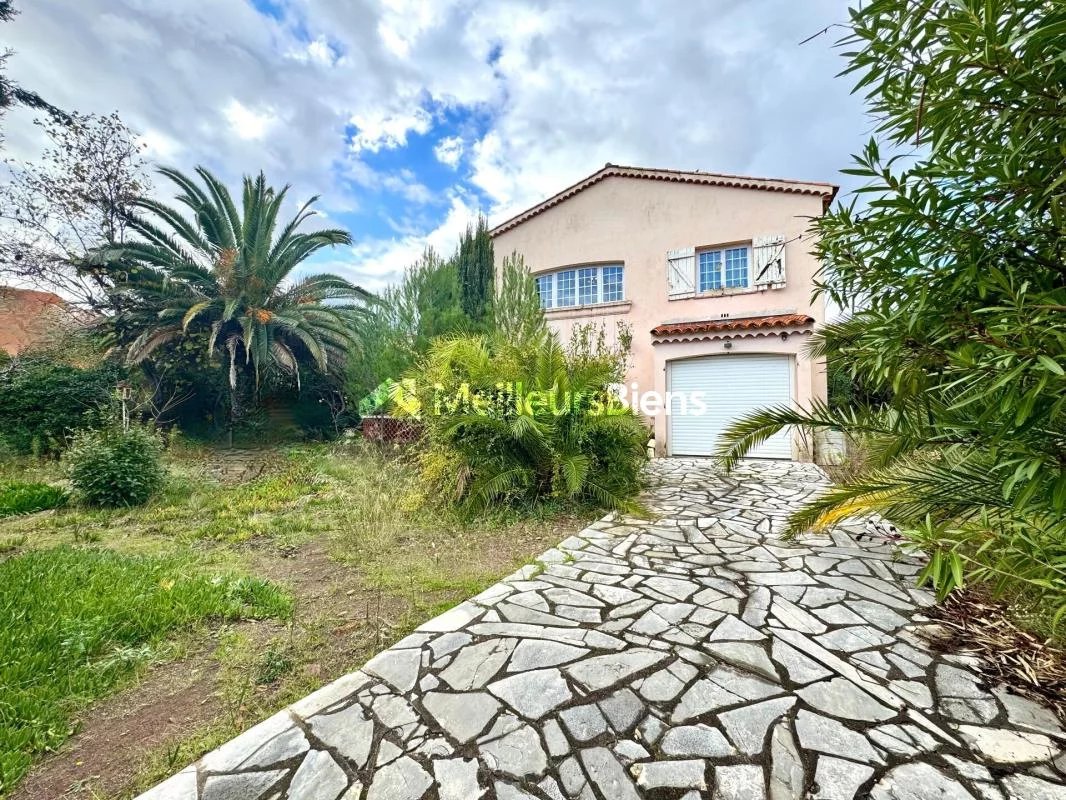 Saint-Raphaël-Boulouris- à rénover villa 185M2 avec garage piscine-terrain 1080m2