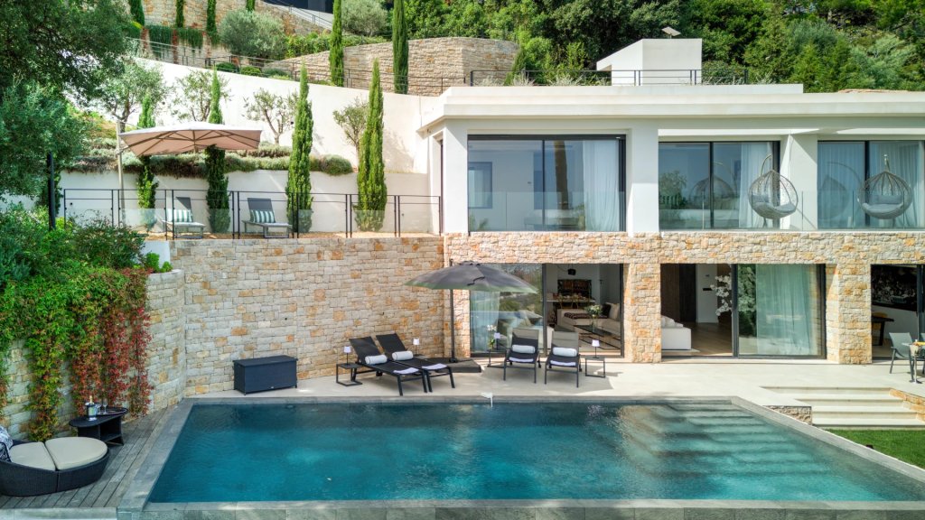 Villa for sale in Cannes — Exceptional Contemporary Villa for Sale in Cannes with Sea Views