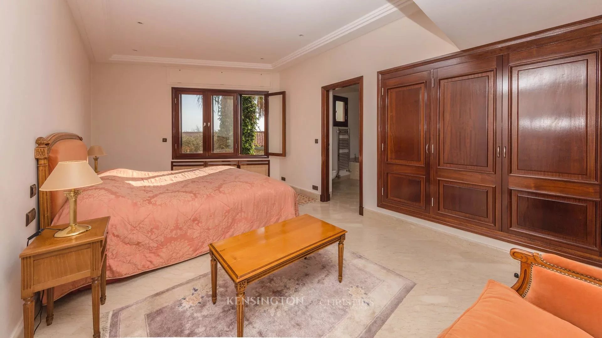 6 Bedroom Villa/Townhouse's Image 18
