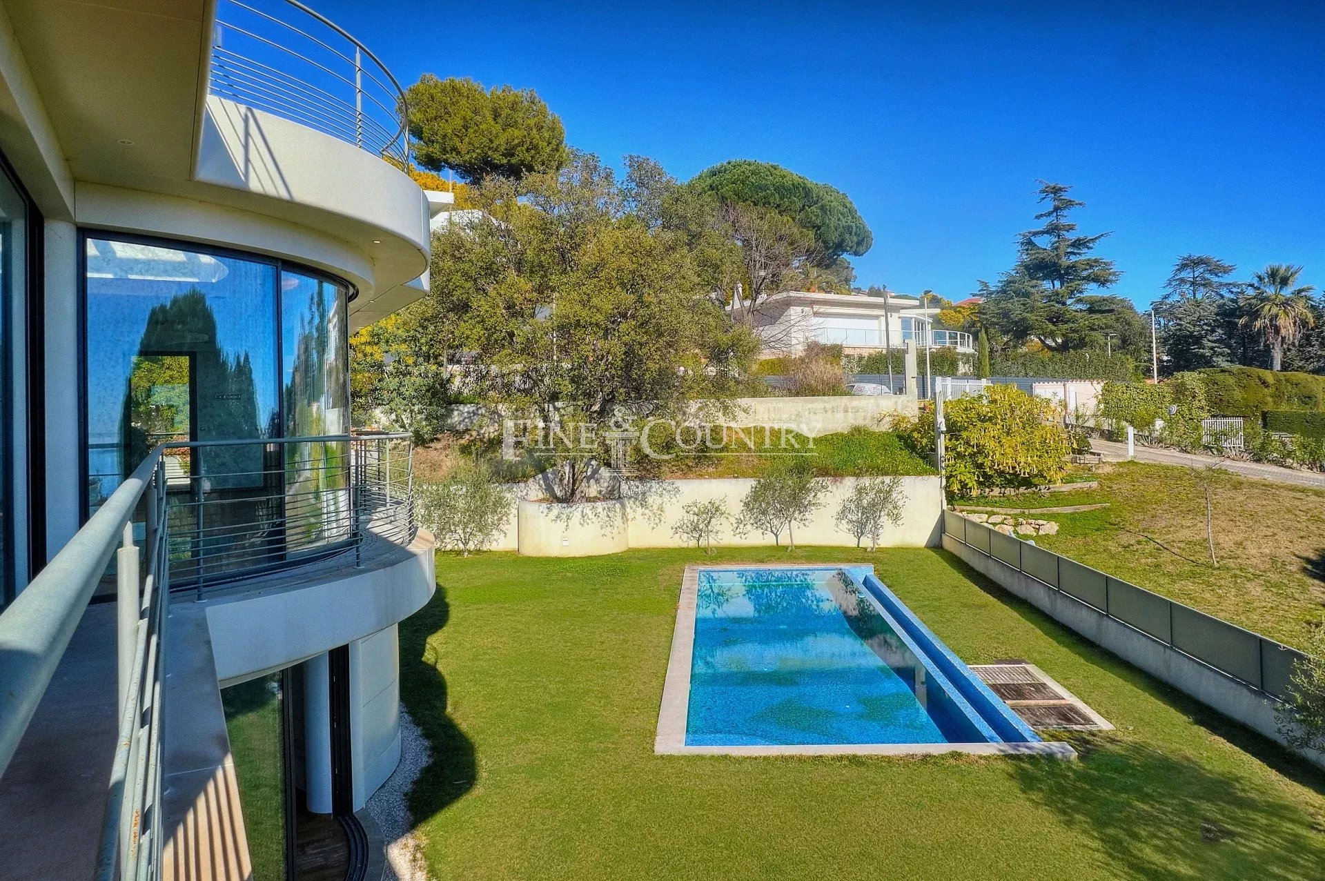 Photo of Villa for sale in Cannes with sea view