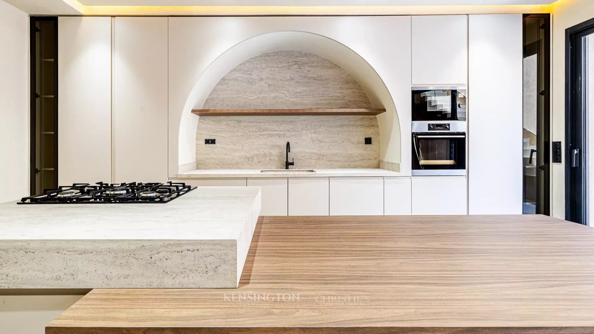 5 Bedroom Villa/Townhouse's Image 15