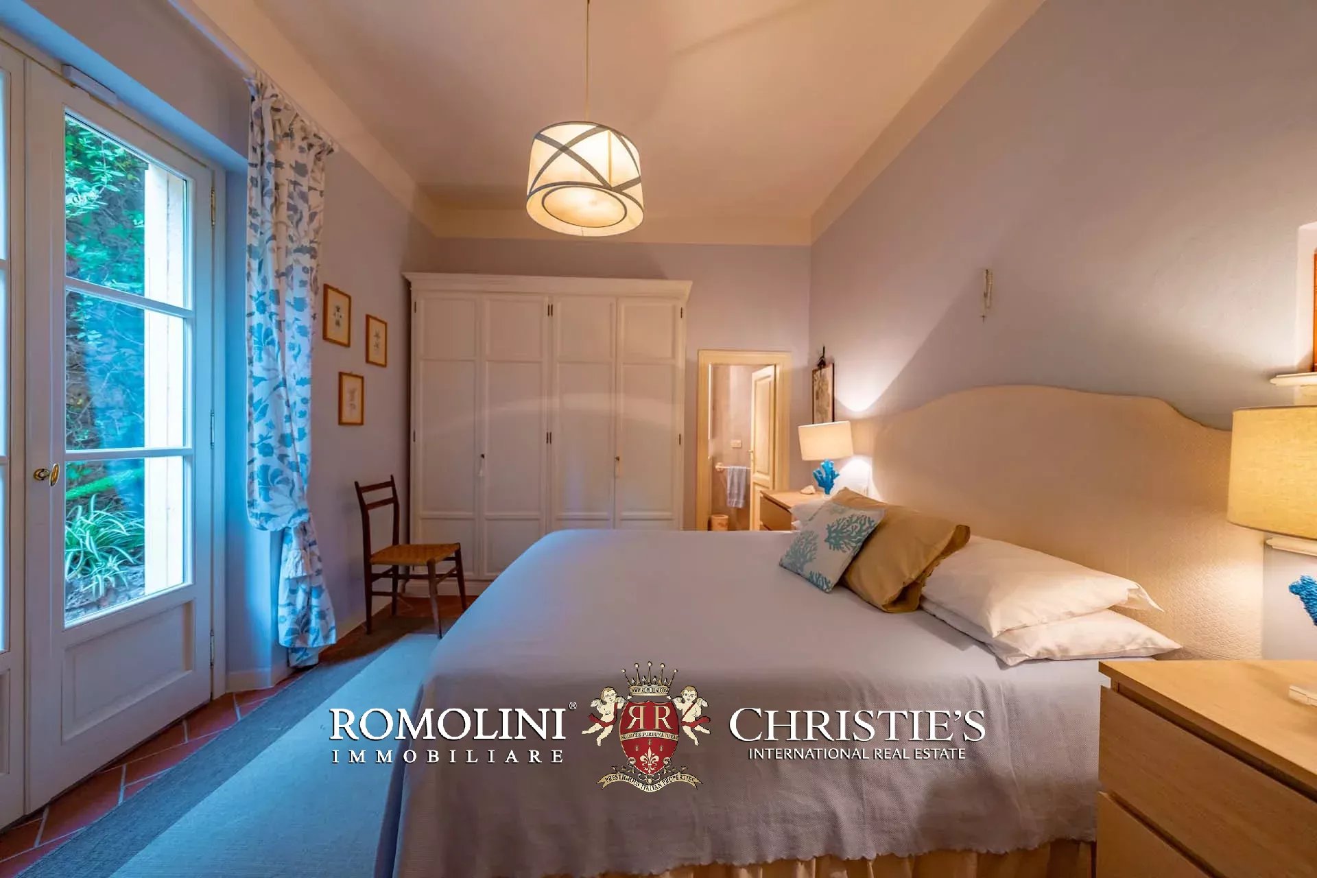 11 Bedroom Villa/Townhouse's Image 81