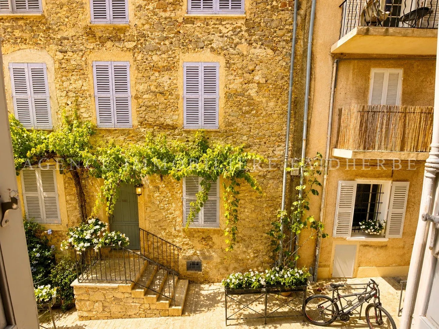 Appartement Lou REF 112