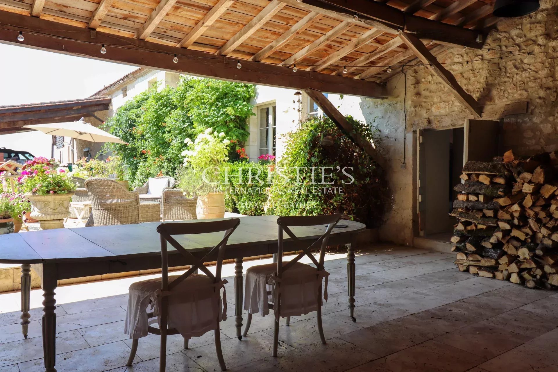 5 Bedroom Villa/Townhouse's Image 5