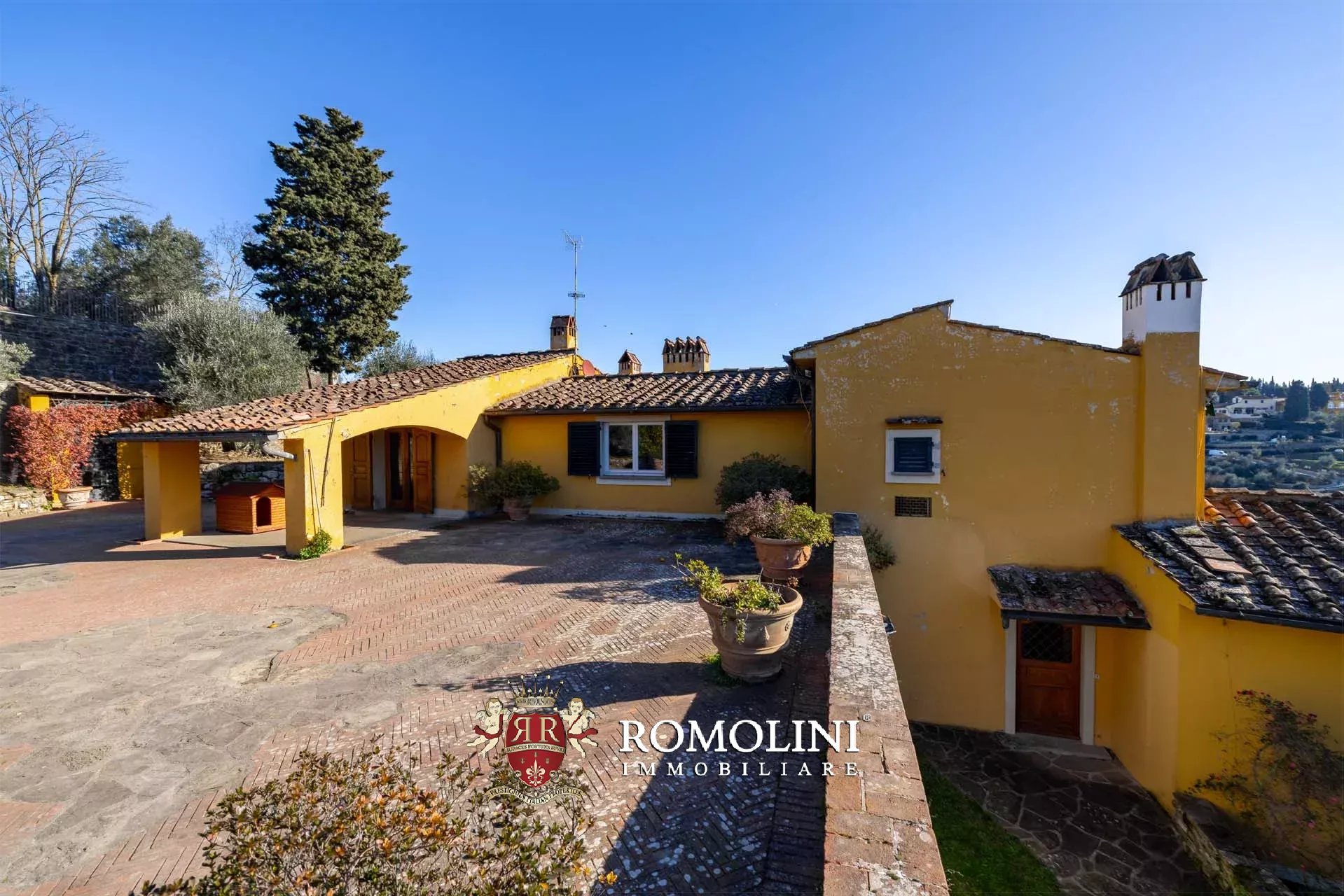 8 Bedroom Villa/Townhouse's Image 18