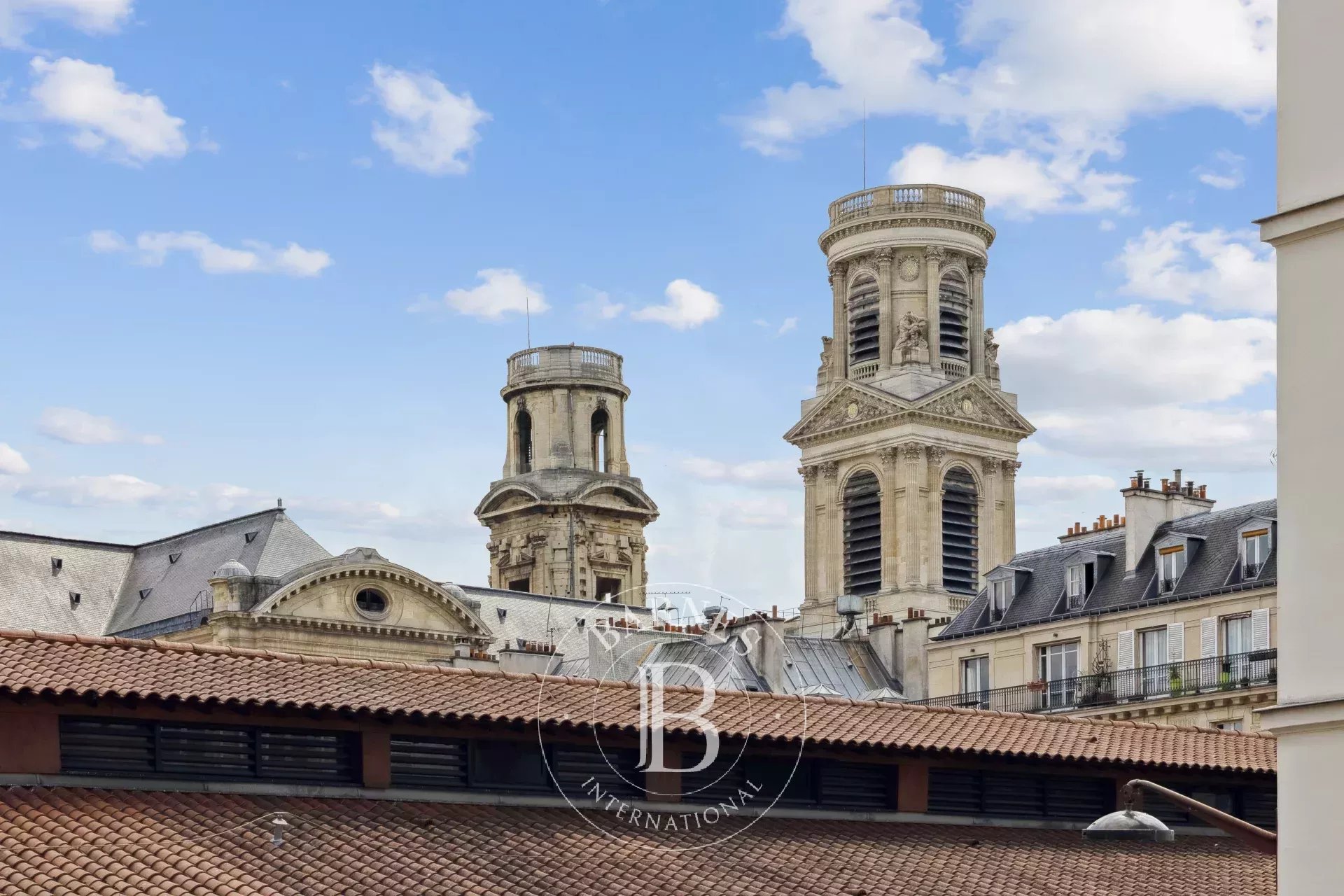 Paris 6 - Marché Saint-Germain - Fully renovated three-room apartment - Parquet, moldings, fireplace - View Saint-Sulpice - Haussmann building - picture 9