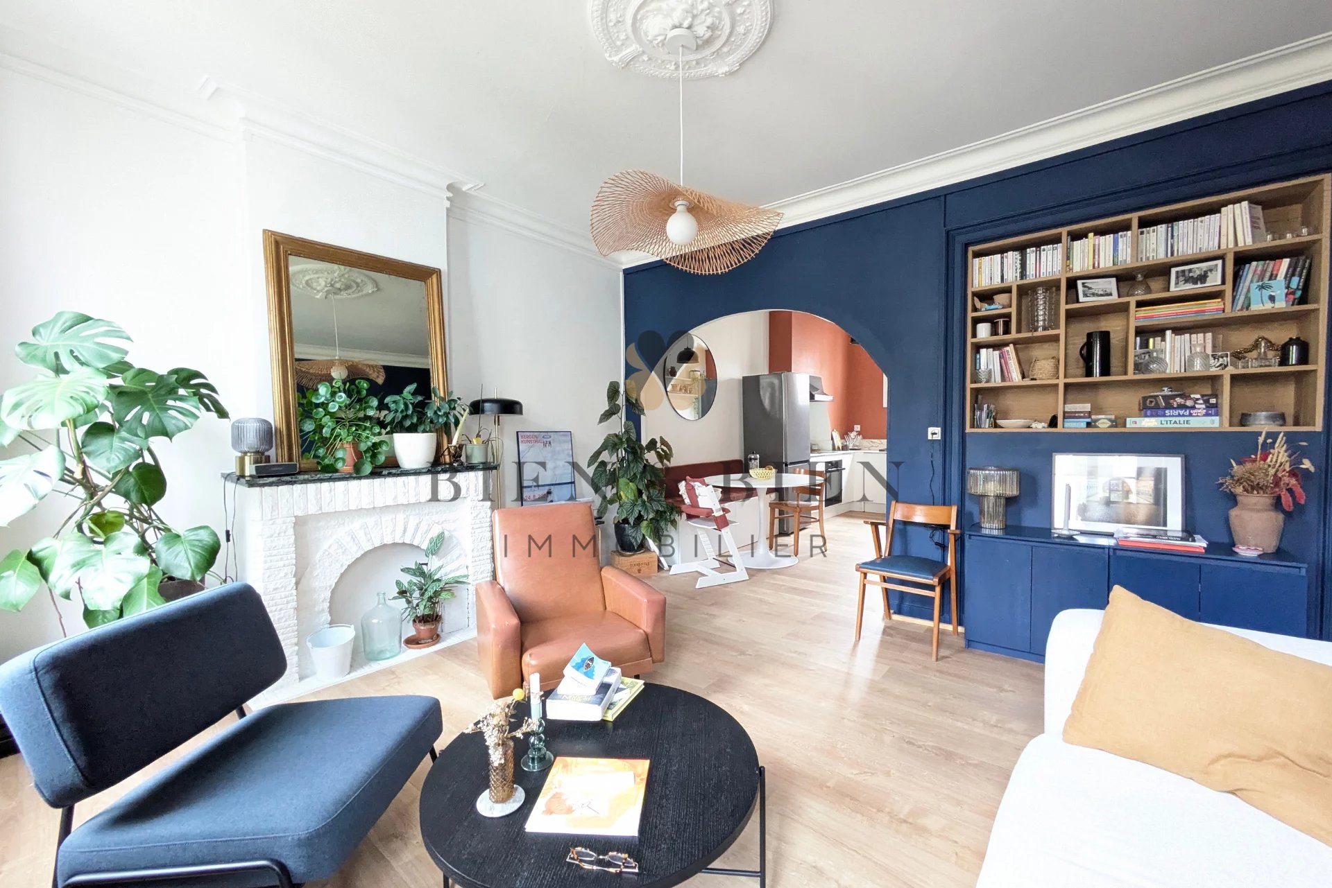 BORDEAUX JARDIN PUBLIC/CHARTRONS - APPARTEMENT 3 PIECES ENTIEREMENT RENOVE - 62M² - BALCON
