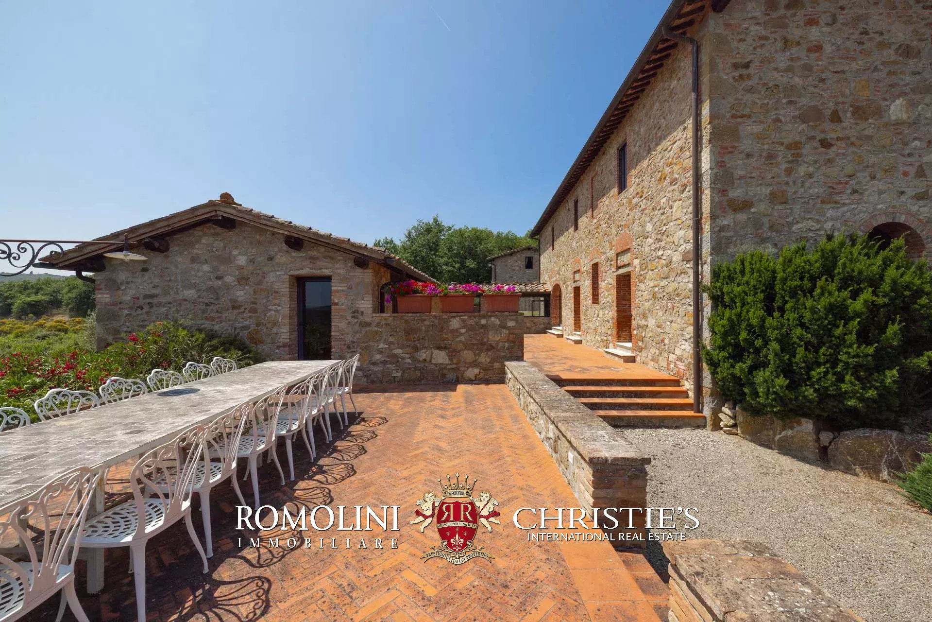 10 Bedroom Villa/Townhouse's Image 28