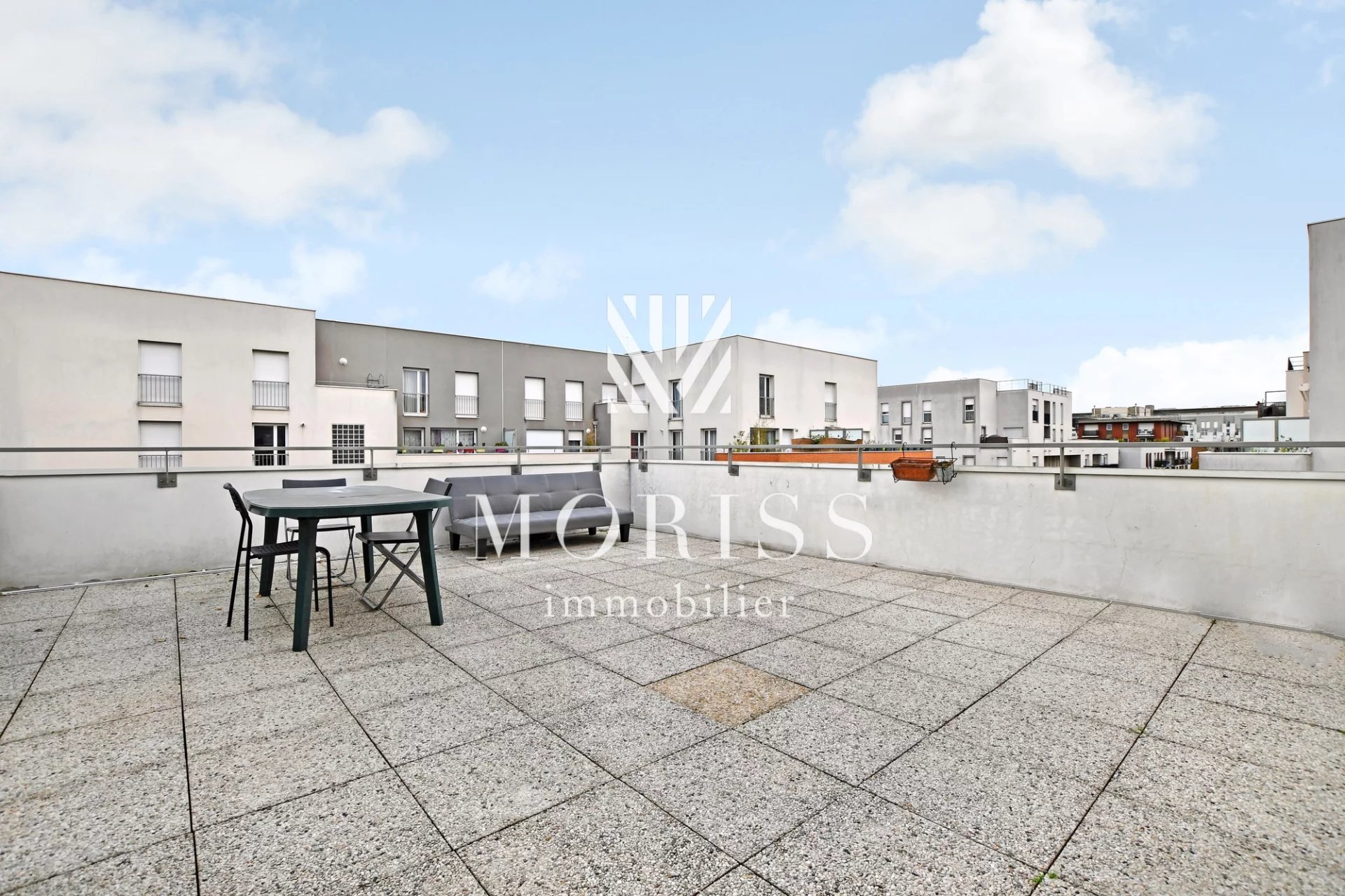 DUPLEX DERNIER ÉTAGE / 4 PIECES / 90 M2 / PLEYEL / LIGNE 14 ET 1 - Image Array