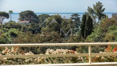 BEAUTIFUL APARTMENT WITH LARGE TERRACE AND SEA VIEW — photo 3 of 7