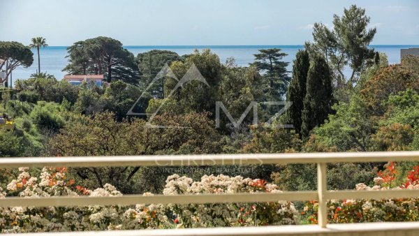 BEAUTIFUL APARTMENT WITH LARGE TERRACE AND SEA VIEW — photo 3