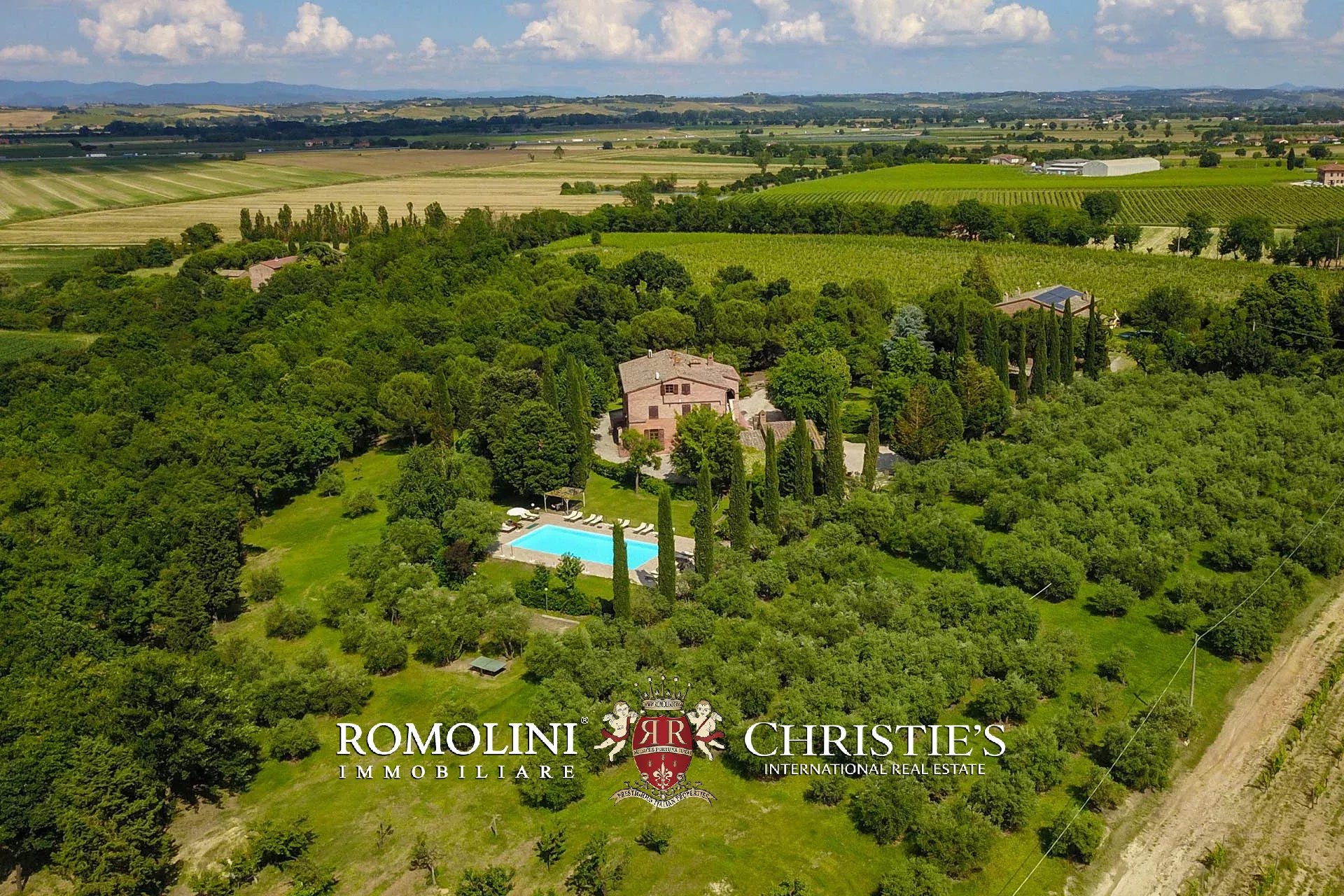 34 Bedroom Vineyard's Image 12