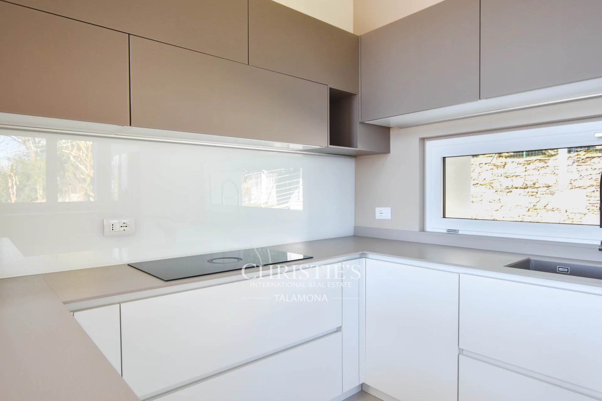 3 Bedroom Villa/Townhouse's Image 39
