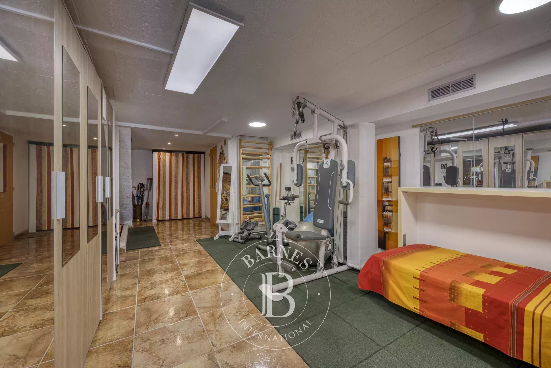 Ev Cranves-Sales - picture 21