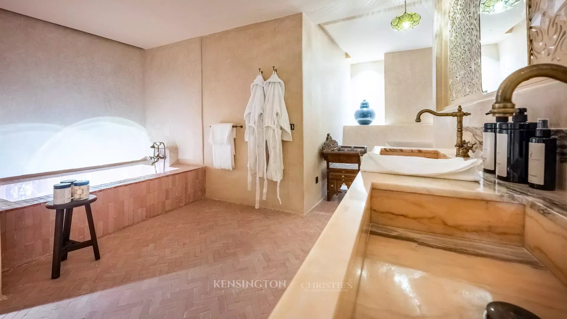 10 Bedroom Villa/Townhouse's Image 31
