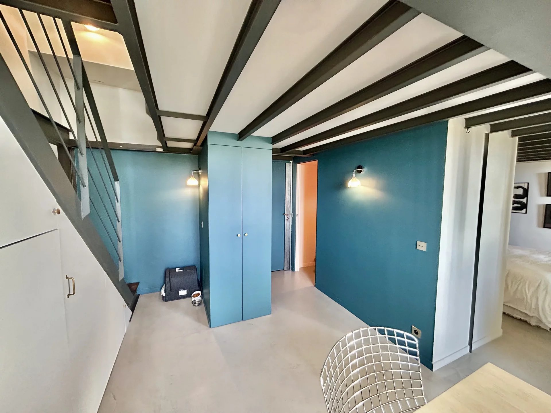 Elegant 3-Bedroom Apartment with Sea View in Cannes