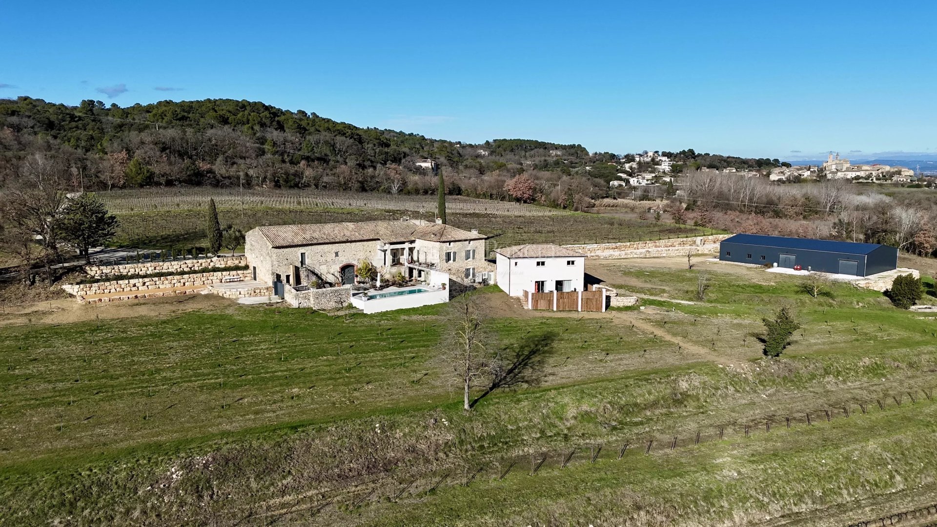 8 Bedroom Vineyard's Image 7