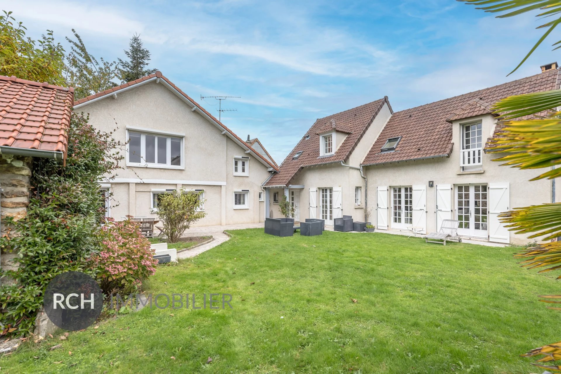 Centre Montfort-l'Amaury - Charmante maison traditionnelle idéalement située