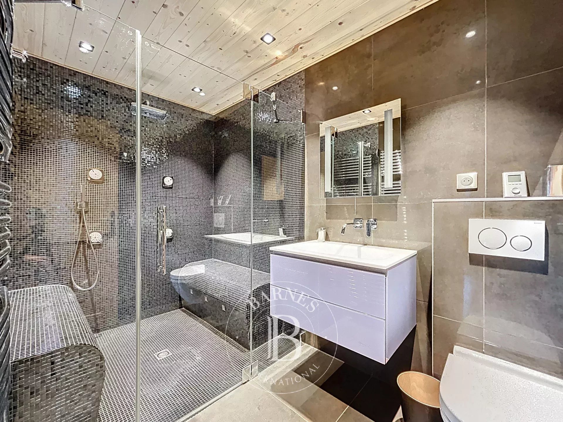 Photo of Châtel – 4-bedroom chalet with terrace and hot tub