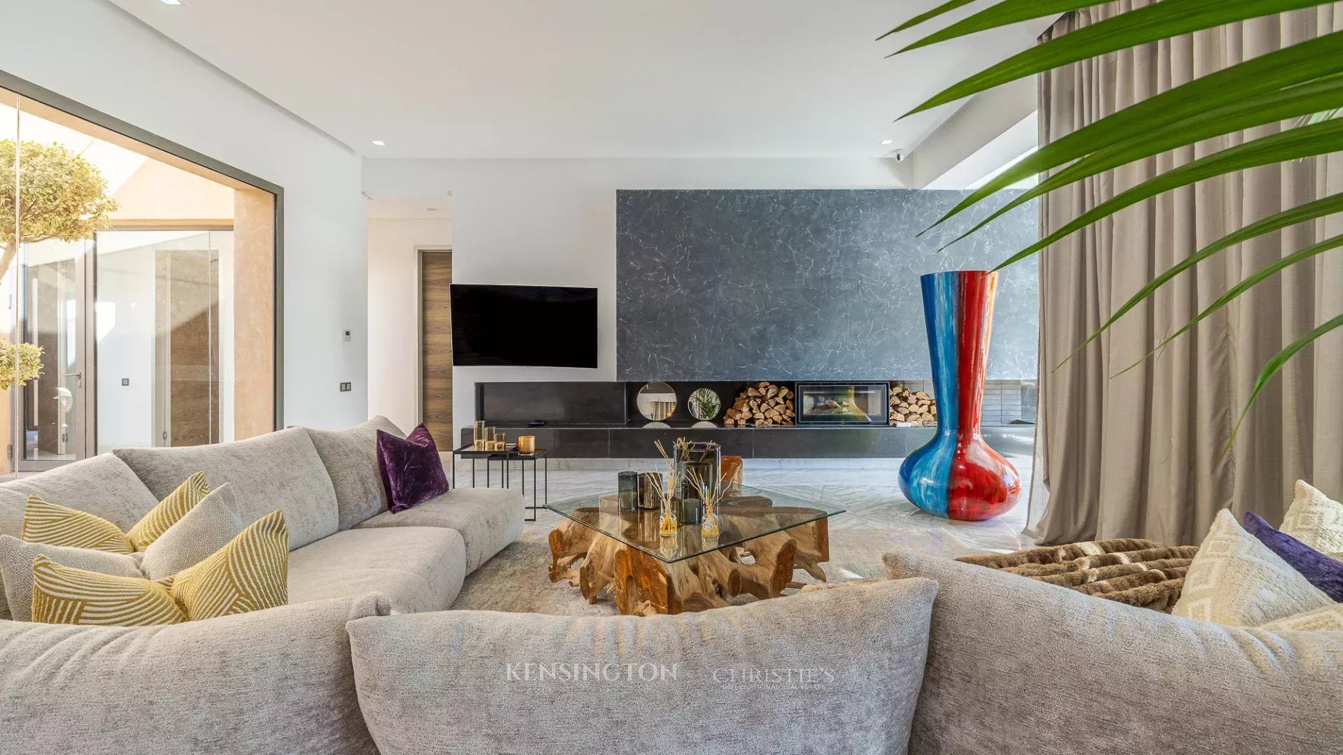 6 Bedroom Villa/Townhouse's Image 7