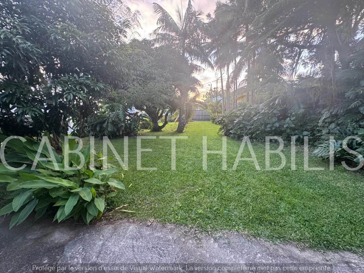 A VENDRE - TERRAIN 500 M2 ENV - PETITE-ILE - 175 000 EUR HAI